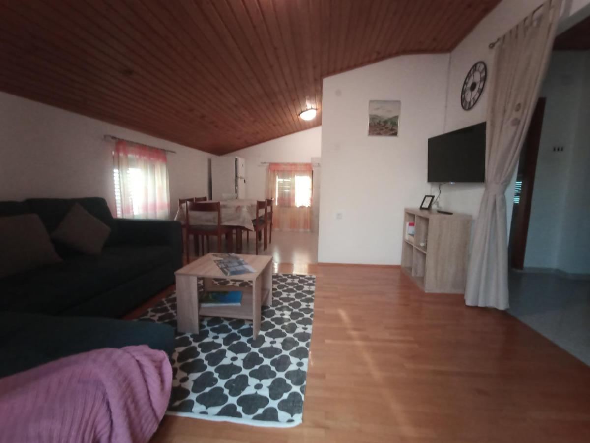 Apartments Katarina ノヴィ・ヴィノドロスキー エクステリア 写真